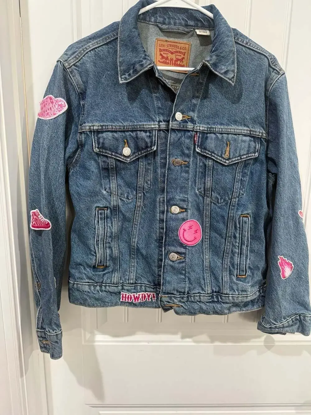 Levi’s Medium Denim Trucker Jacket Custom Yeehaw Rodeo Western Nashville Pink M